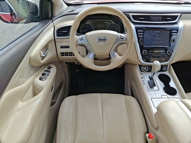Used 2016 Red Nissan Platinum image 12