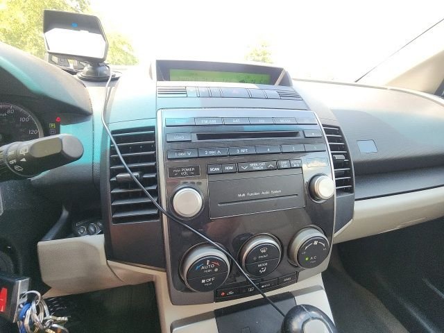 Used 2009 White Mazda Grand Touring image 23