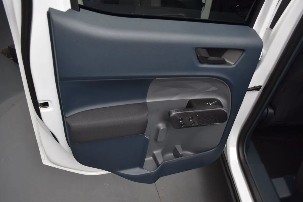 New 2026 Oxford White Ford XL image 17