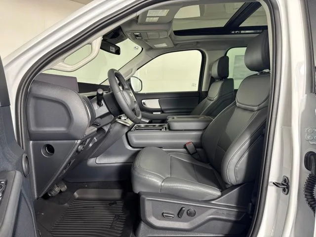 New 2026 Oxford White Ford Active image 10
