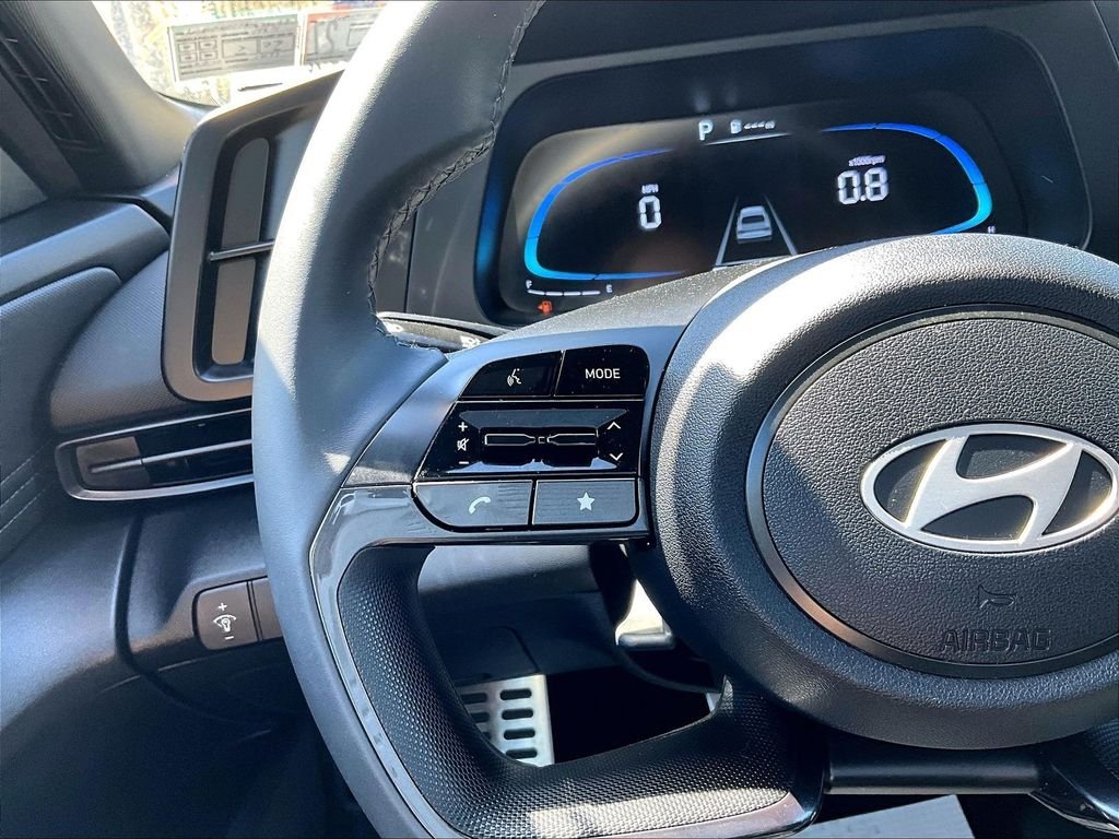 Used 2025 Gray Hyundai SEL Sport image 19