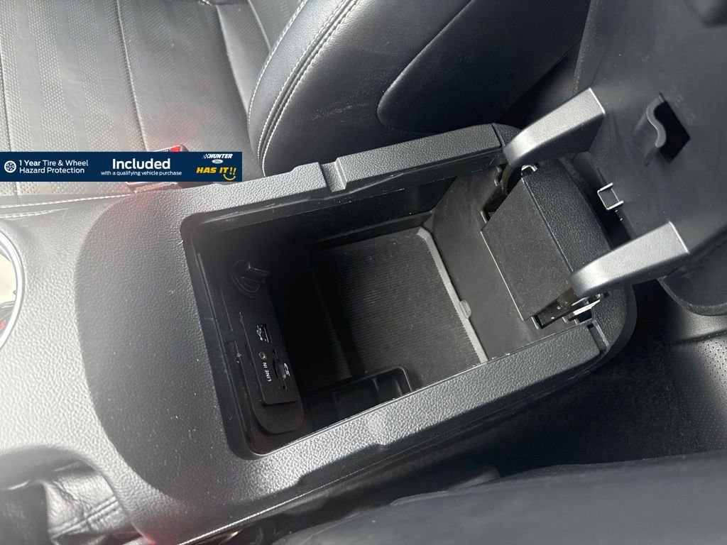 Used 2015 Ingot Silver Metallic Ford GT Premium image 13