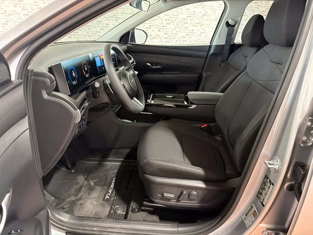 New 2026 Shimmering Silver Hyundai SEL image 26