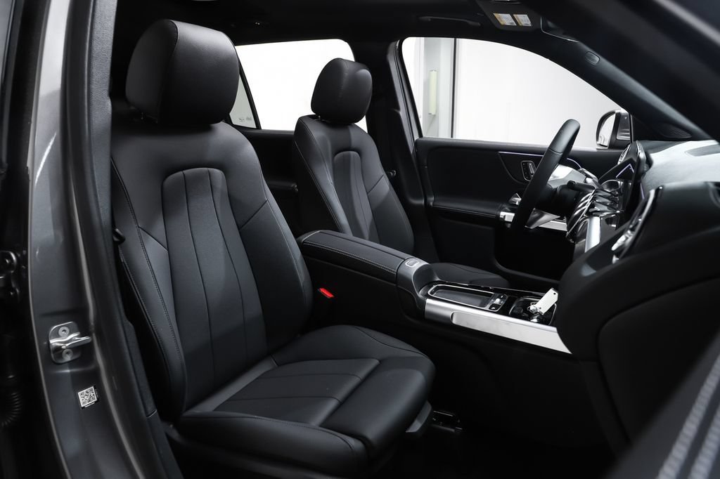 New 2026 Mountain Grey Metallic Mercedes-Benz GLB 250 image 27