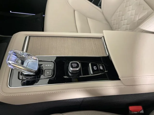 2026 Volvo XC90 Plus - Photo 33