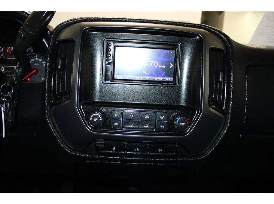 Used 2014 Silver Ice Metallic Chevrolet LT image 26