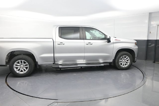 Used 2020 Silver Chevrolet LT image 9