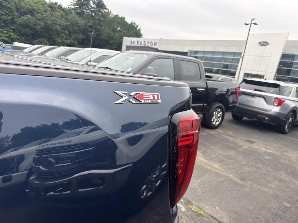 Used 2020 Blue GMC SLE image 13