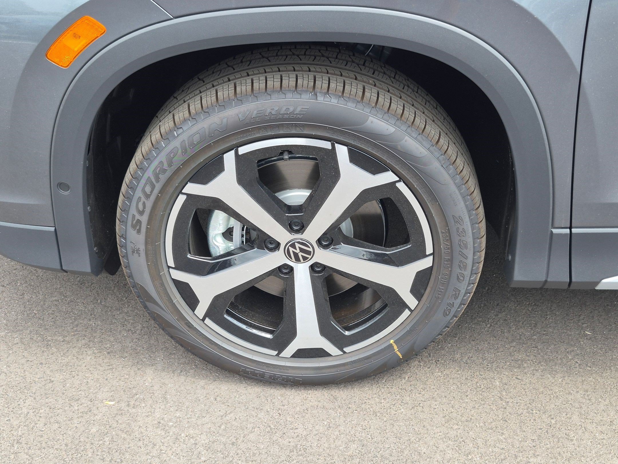 New 2026 Platinum Gray Metallic Volkswagen SE image 15