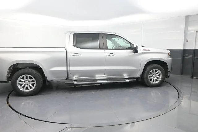 Used 2020 Silver Chevrolet LT image 9