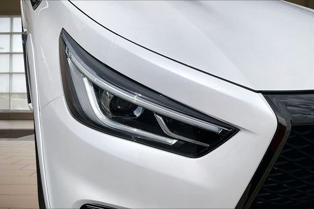 Used 2021 White INFINITI Premium Select image 29