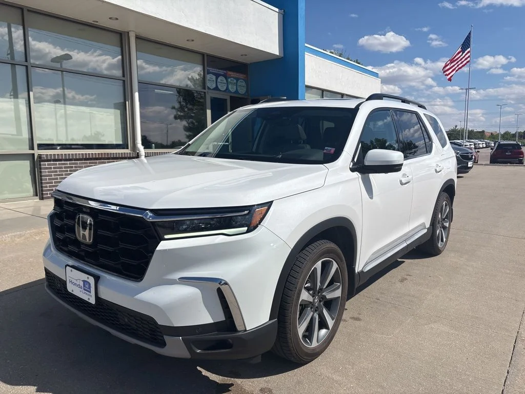 2023 Honda Pilot Elite AWD's photo