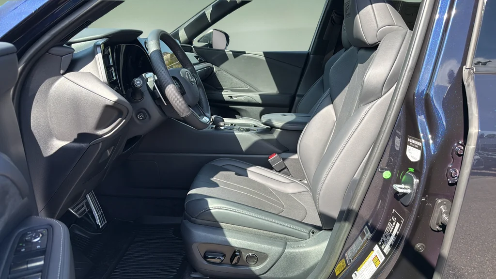 Used 2026  Lexus 500h F SPORT Performance Premium image 12