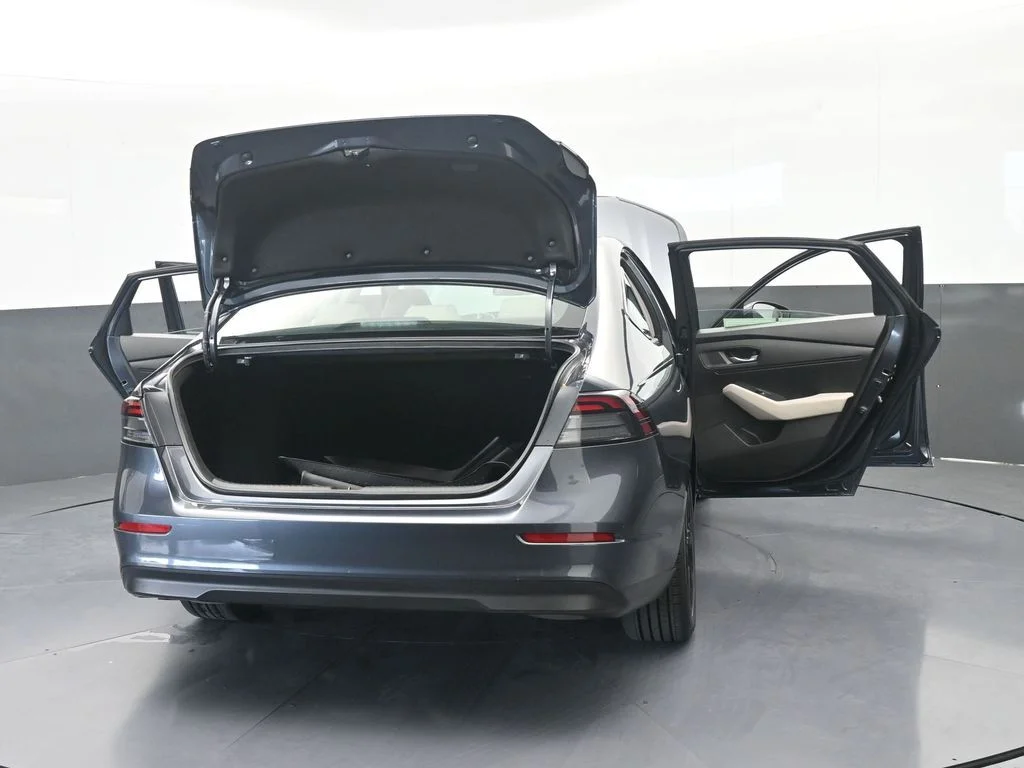 Used 2025 Gray Honda SE image 72