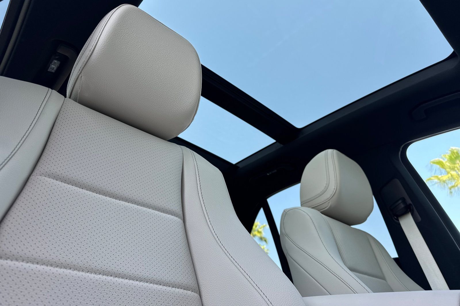Certified Used 2026 White Mercedes-Benz GLE 350 image 31