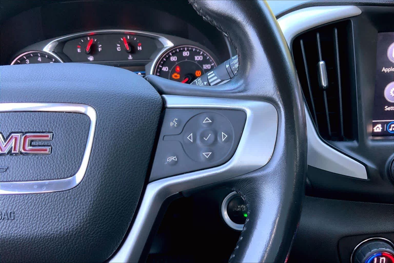 Used 2018 Quicksilver Metallic GMC SLT image 24