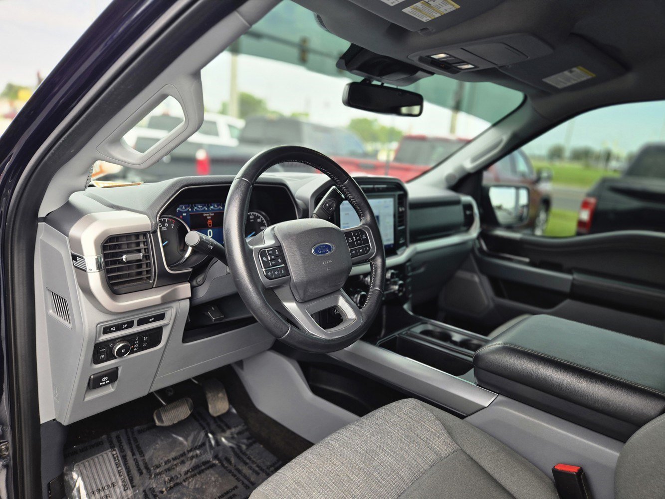Used 2022 Antimatter Blue Metallic Ford XLT image 2