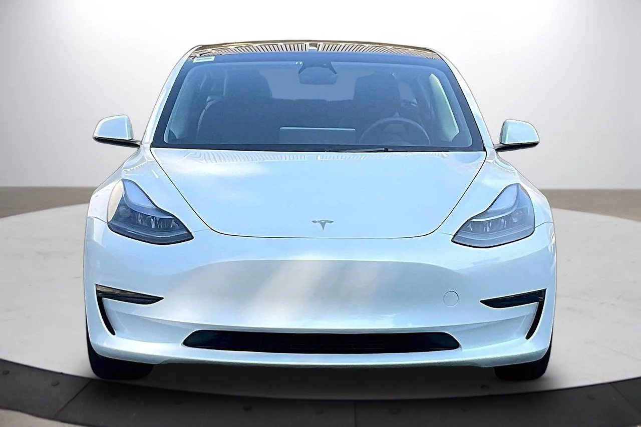 Used 2023  Tesla Base image 3