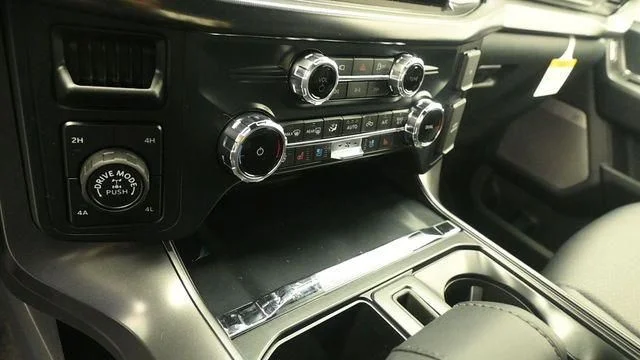 New 2026 Oxford White Ford Lariat® image 16