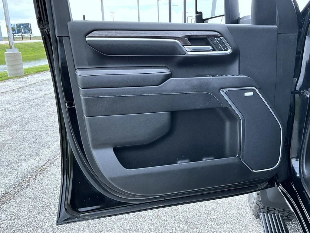 2024 Chevrolet Silverado 3500HD LTZ - Photo 9