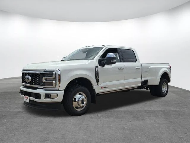 New 2026 Star White Metallic Tri-Coat Ford F-350® Platinum® image 4