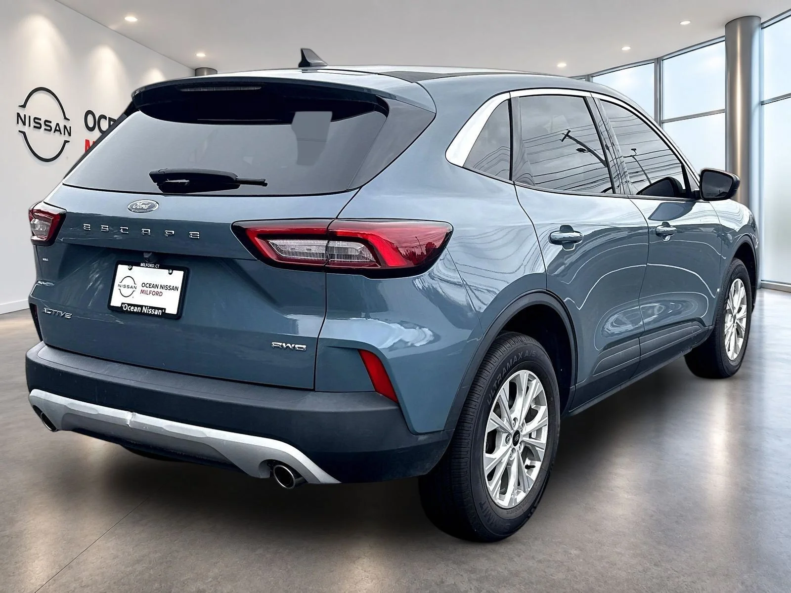 Used 2023 Vapor Blue Ford Active image 5