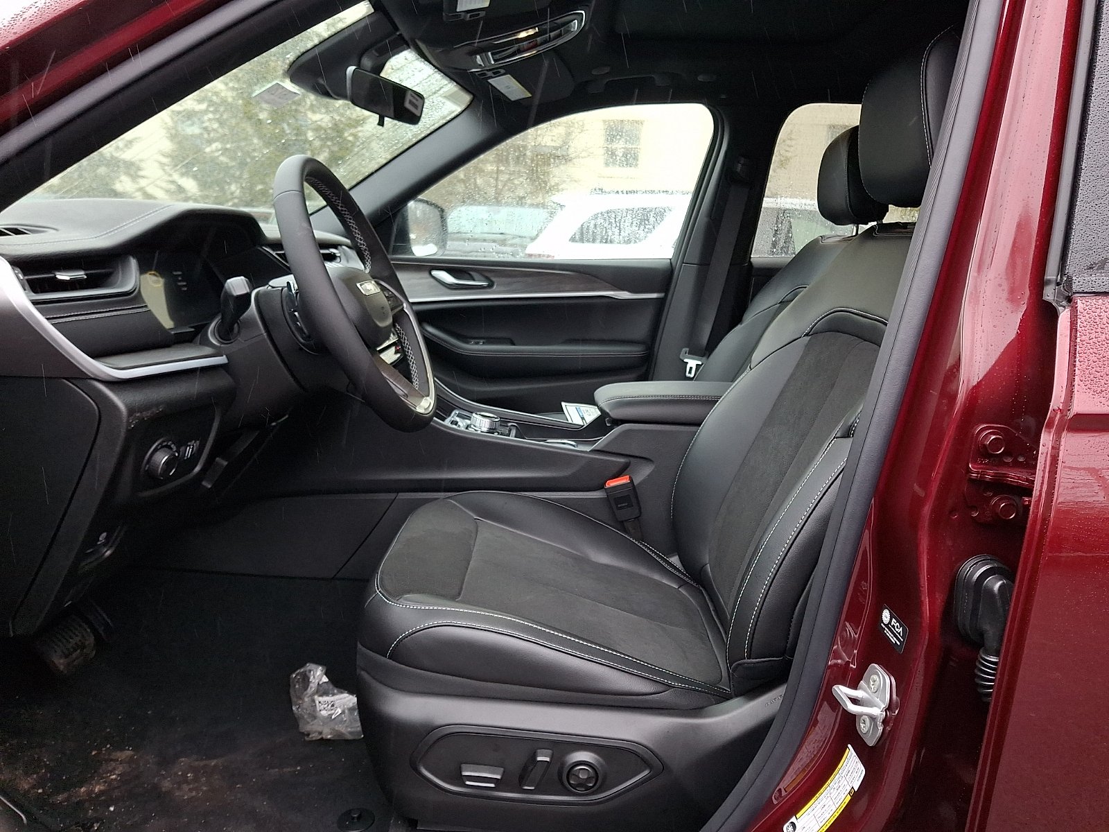 New 2026 Velvet Red Pearl-Coat Exterior Paint Jeep Altitude 4x4 image 10