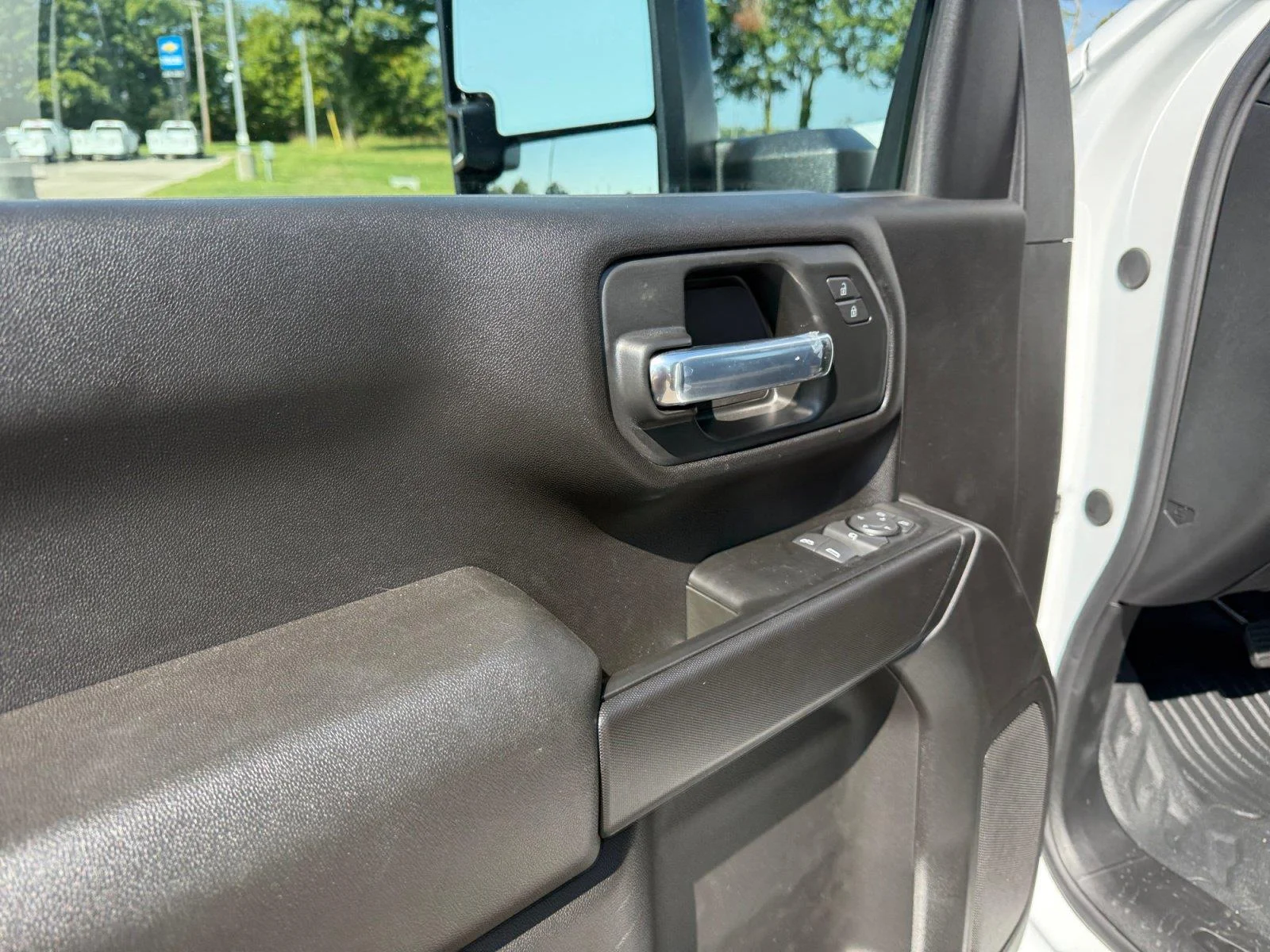 New 2026 Summit White Chevrolet Work Truck image 11