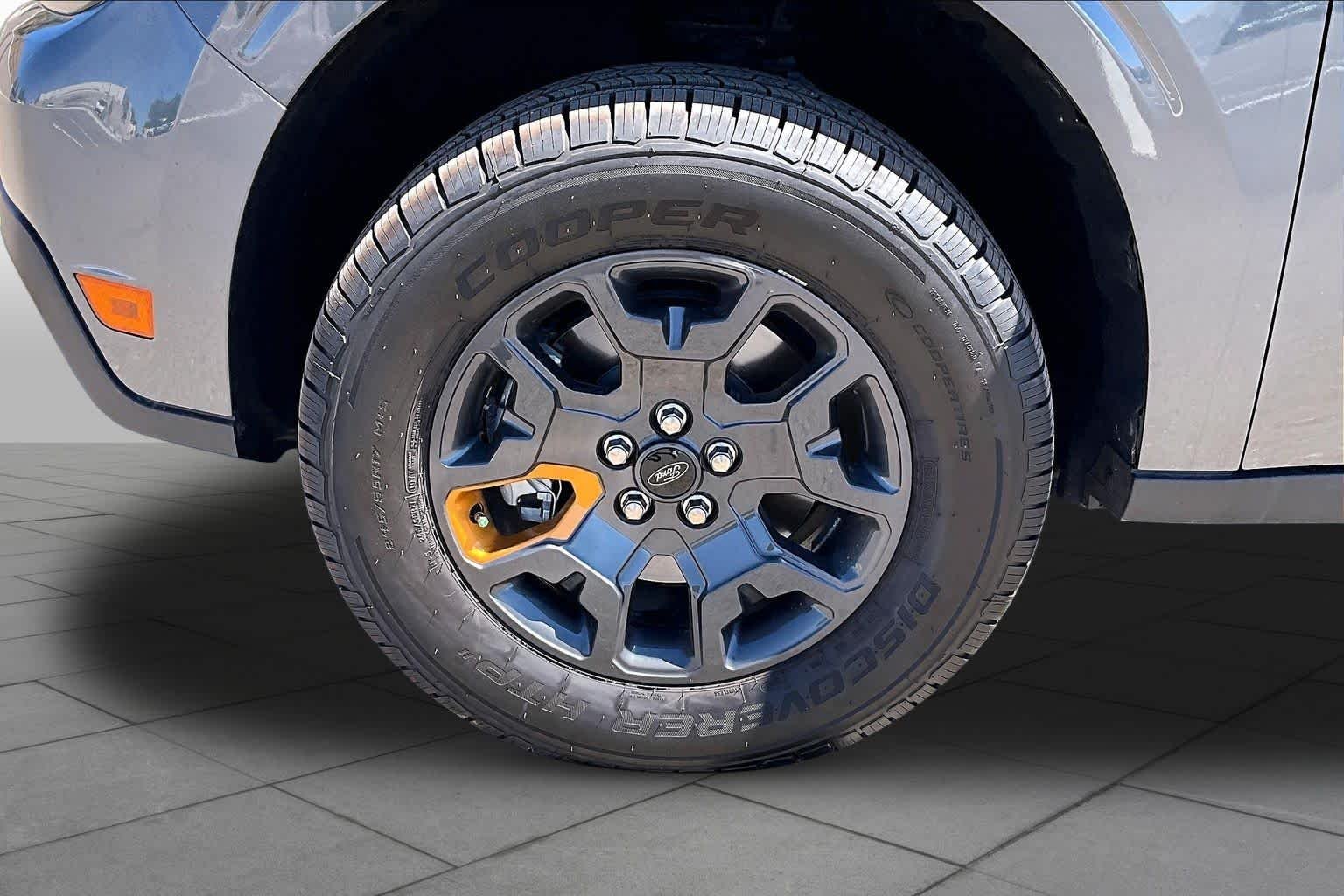 Used 2024 Carbonized Gray Metallic Ford LARIAT Advanced image 11