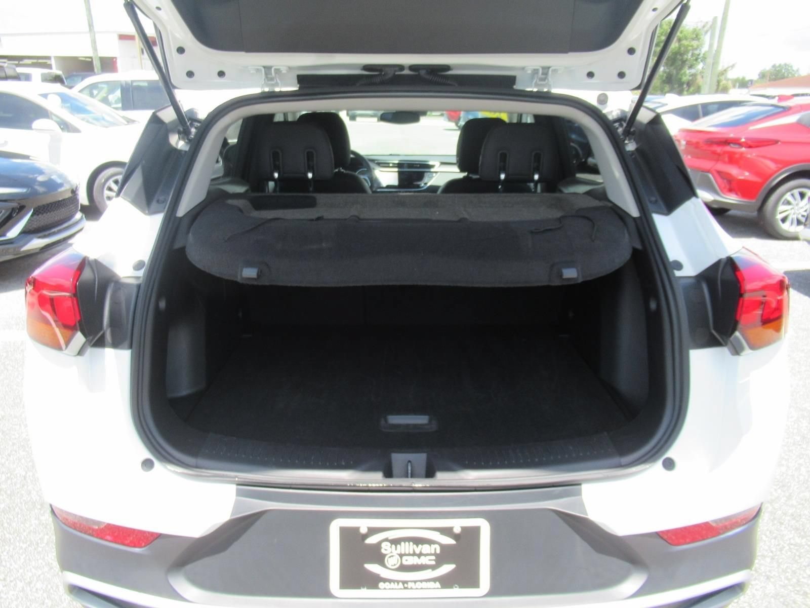 Used 2023 SUMMIT WHITE Buick Preferred image 36