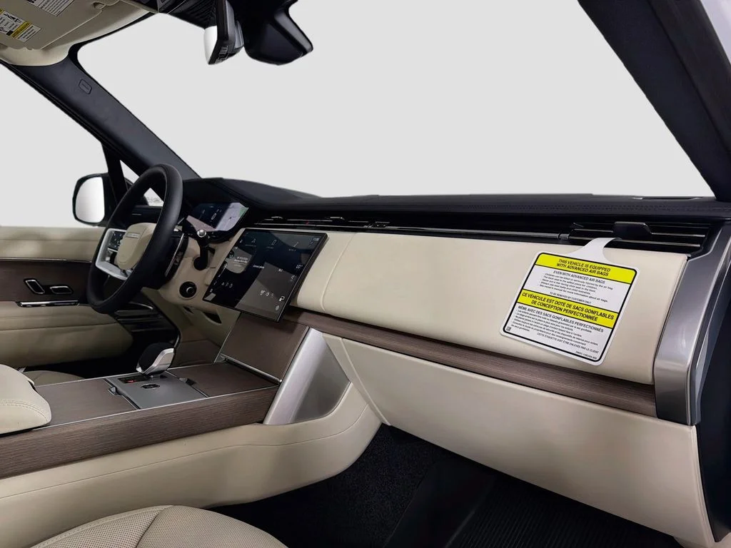 New 2026 Fuji White Land Rover SE image 31