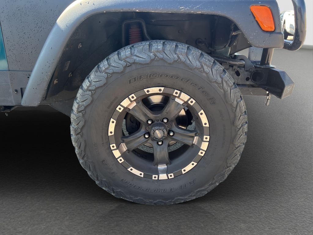 Used 1998  Jeep Sport image 19