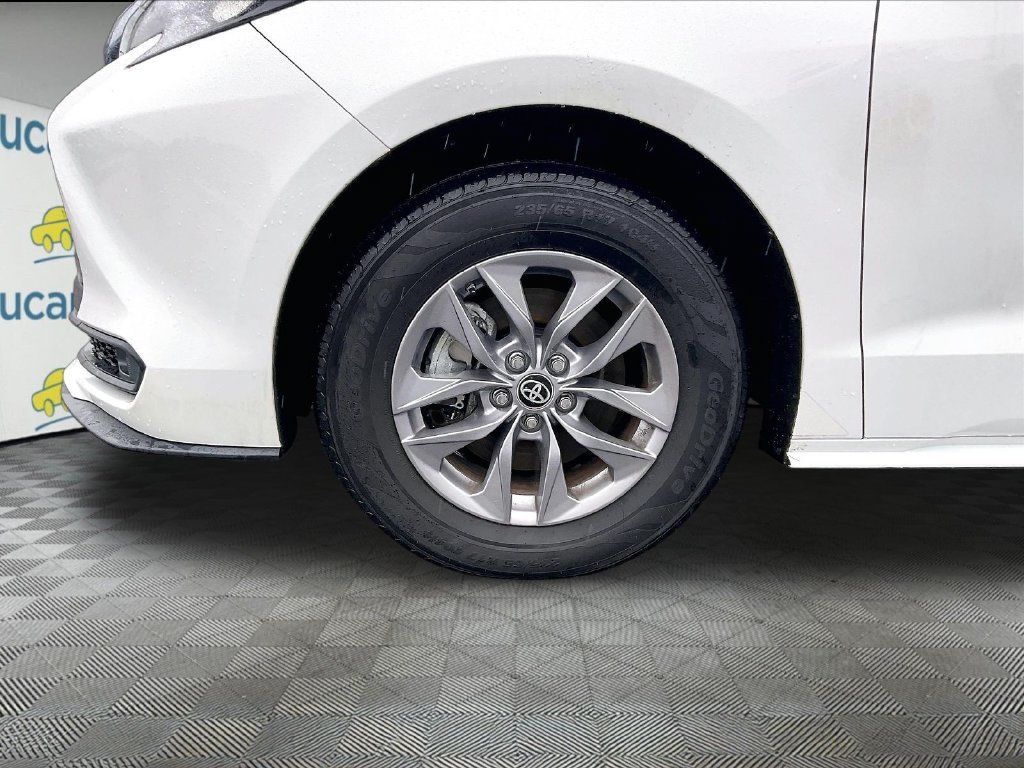 Used 2024 Ice Toyota LE image 7