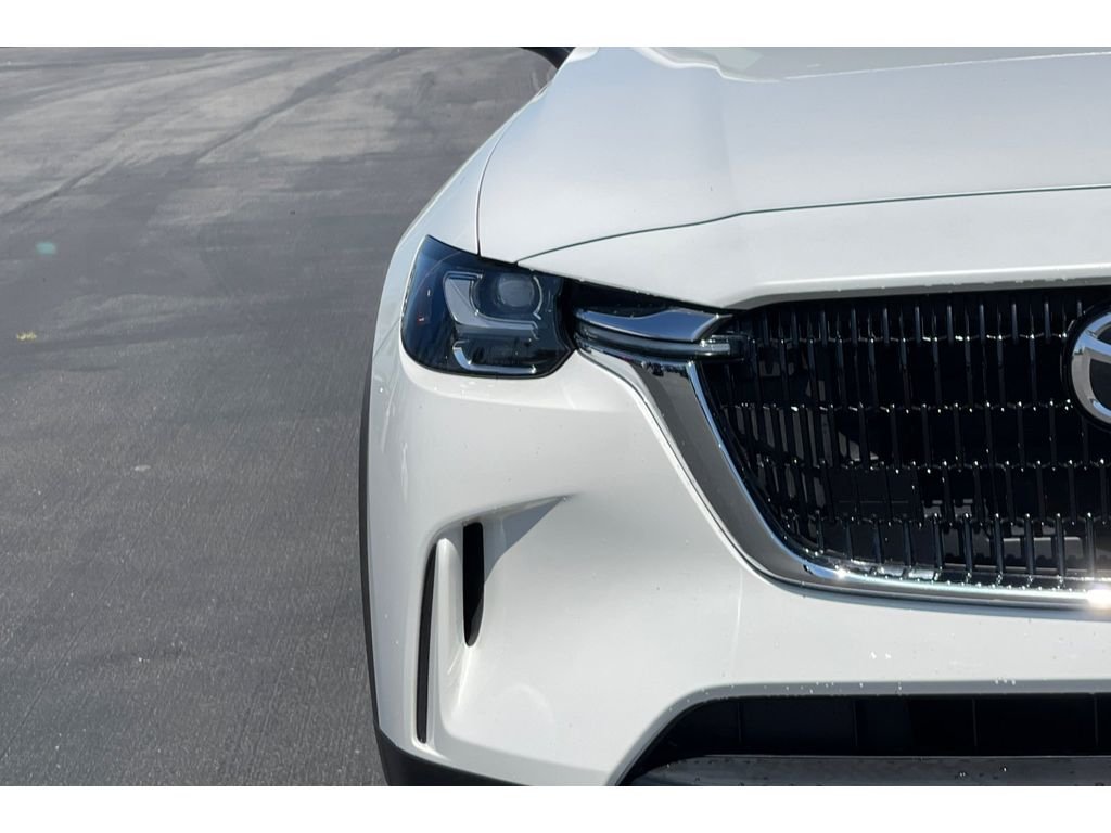 Used 2024 Rhodium White Premium Mazda Preferred image 19