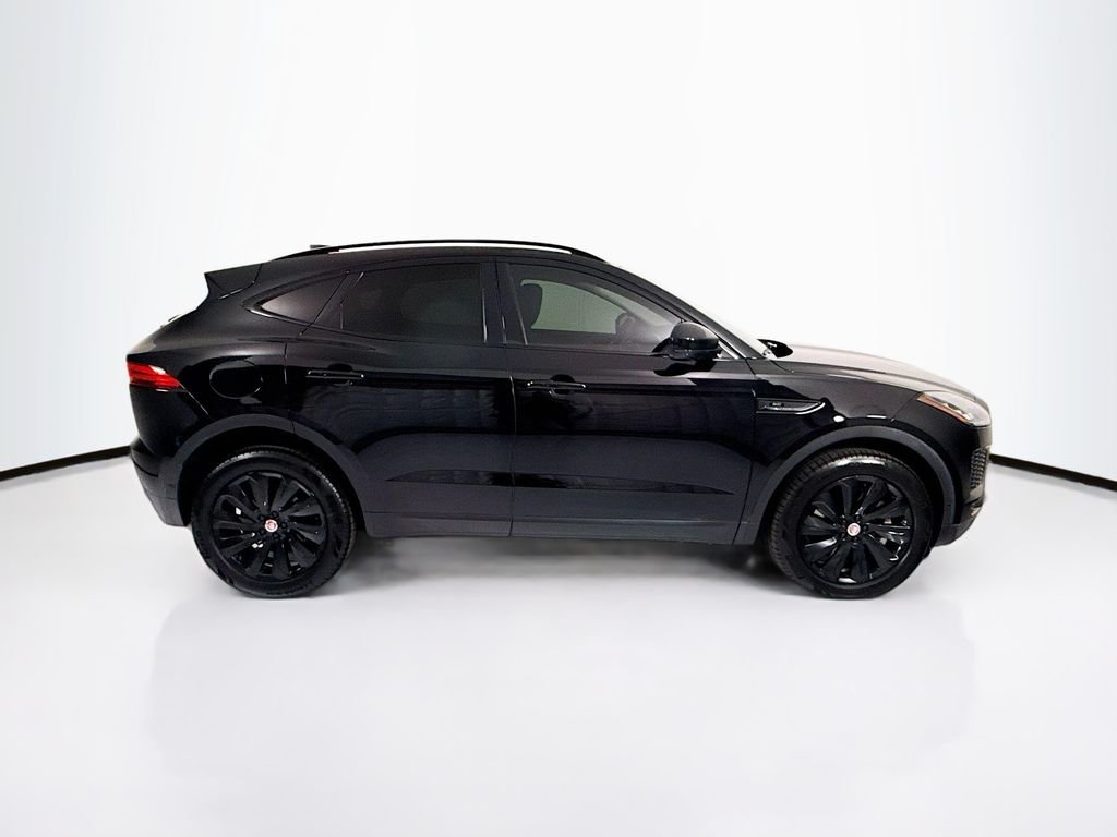 Used 2020  Jaguar SE image 4