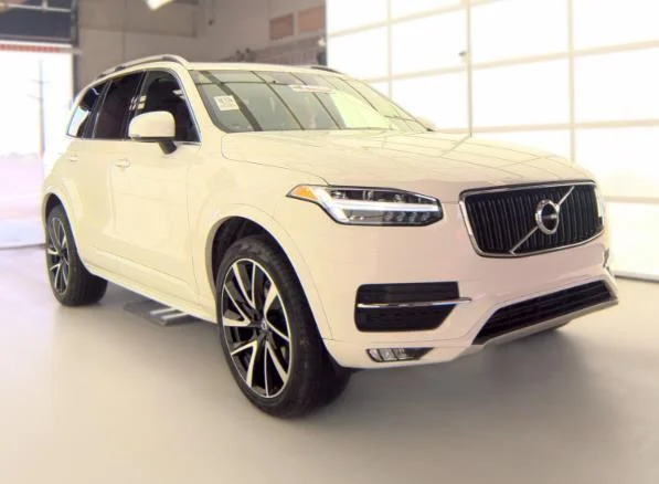 Used 2019  Volvo T6 Momentum image 2