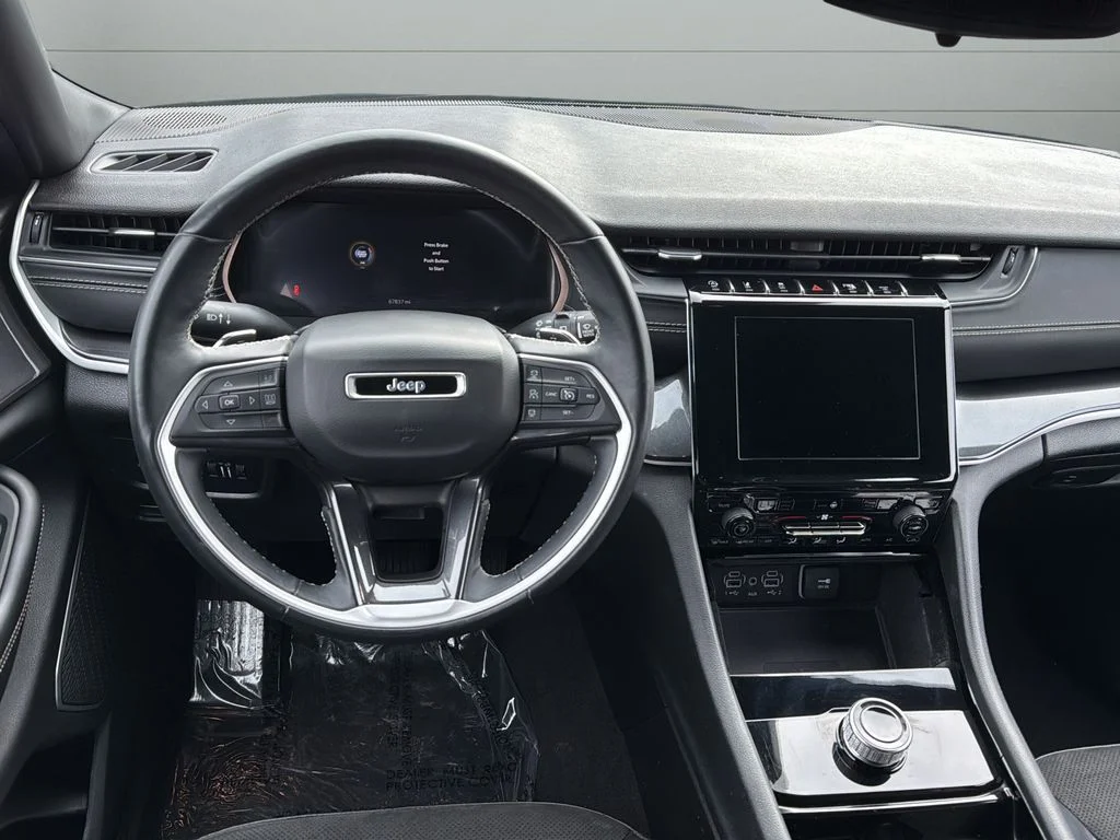 Used 2021 White Jeep Altitude image 12