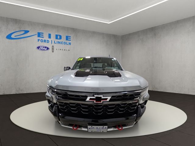 Used 2024 Gray Chevrolet ZR2 image 6