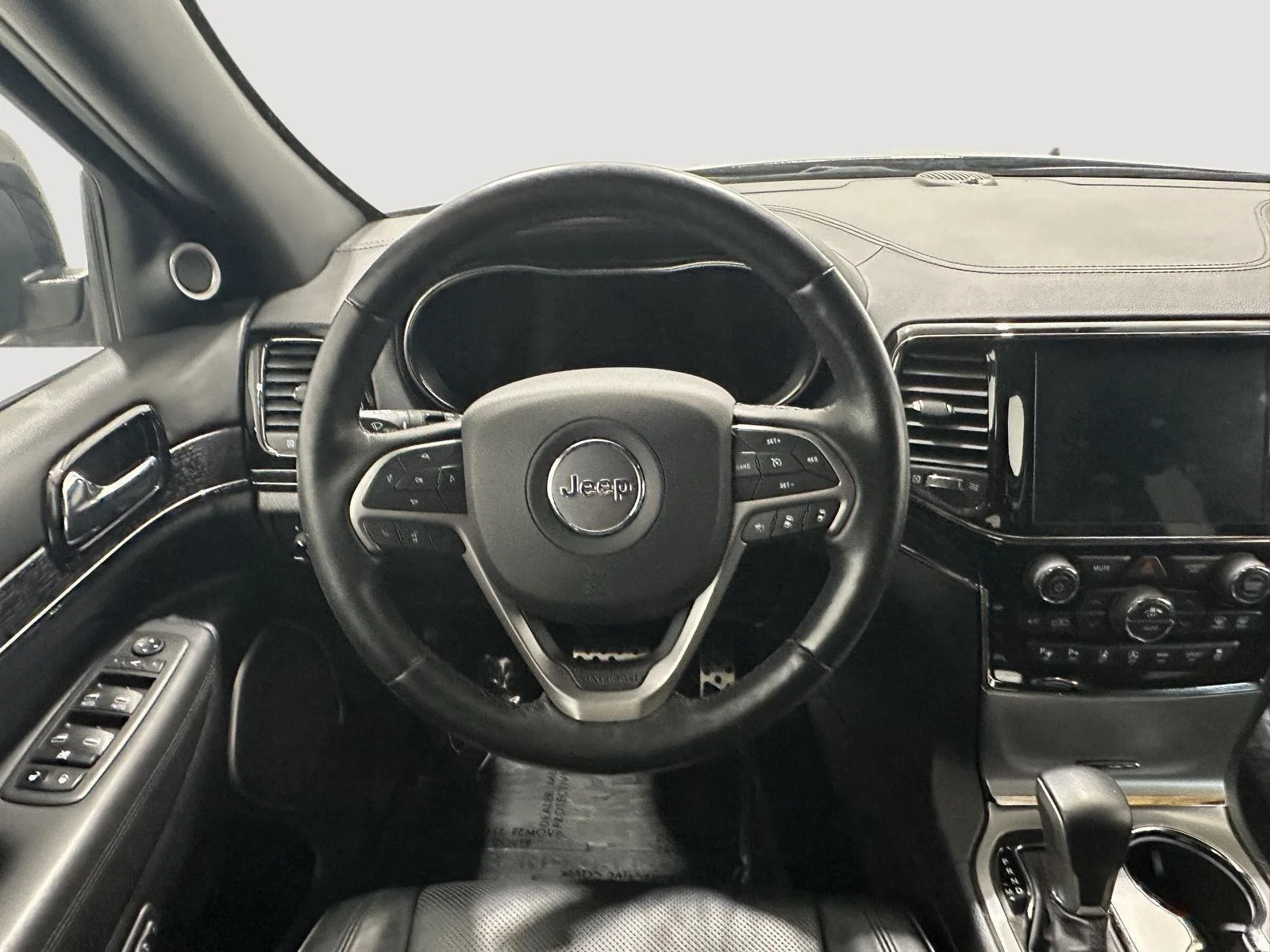 Used 2021 Diamond Black Crystal Pearl Jeep Overland image 9