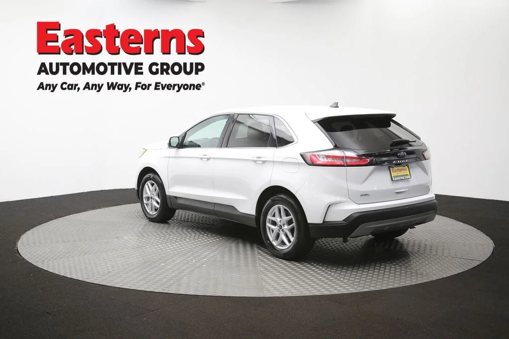 Used 2023 White Ford SEL image 63