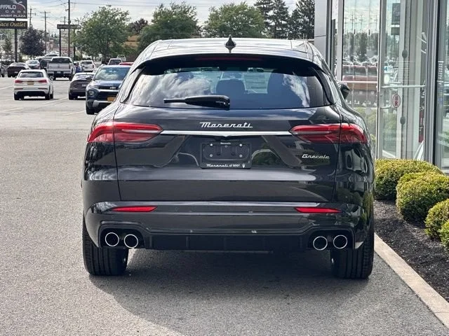 Used 2025 Black Maserati Base image 5