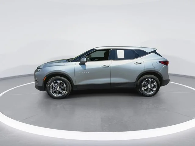 Used 2025 Gray Chevrolet LT image 6