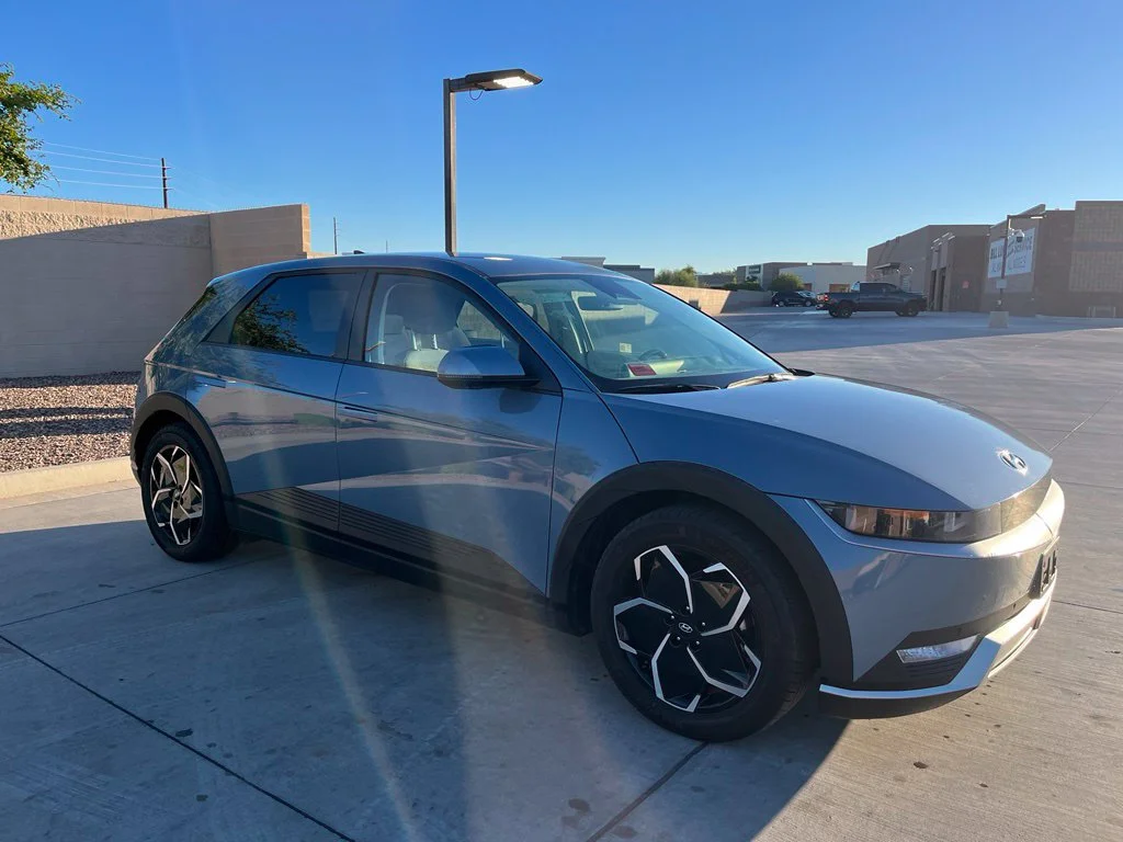 Certified Used 2024 Blue Hyundai SEL image 4