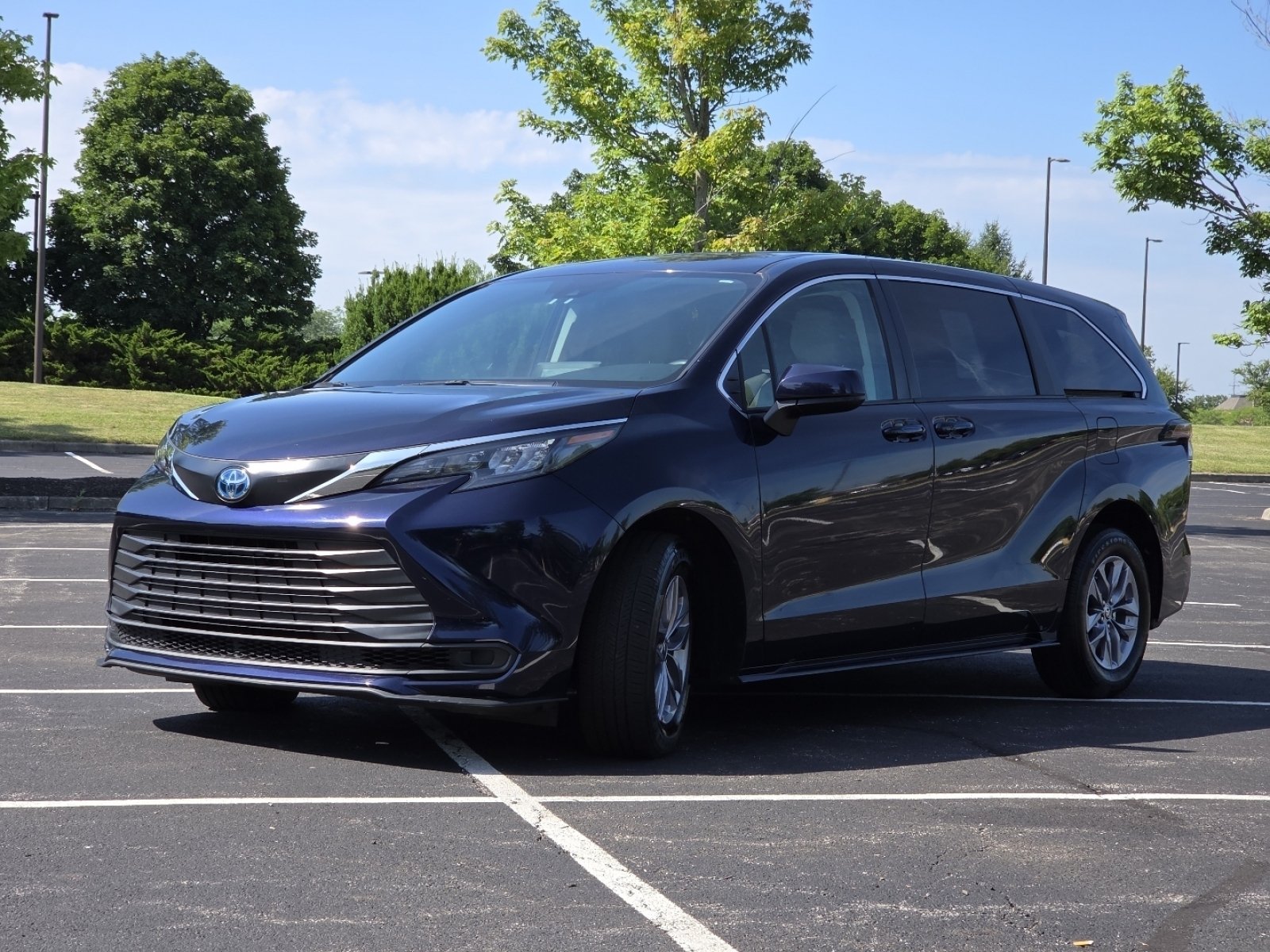 Used 2024 Gray Toyota Hybrid LE image 17