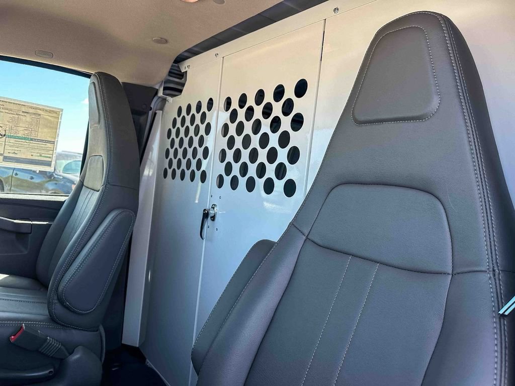 2025 Chevrolet Express Cargo Work Van - Photo 15