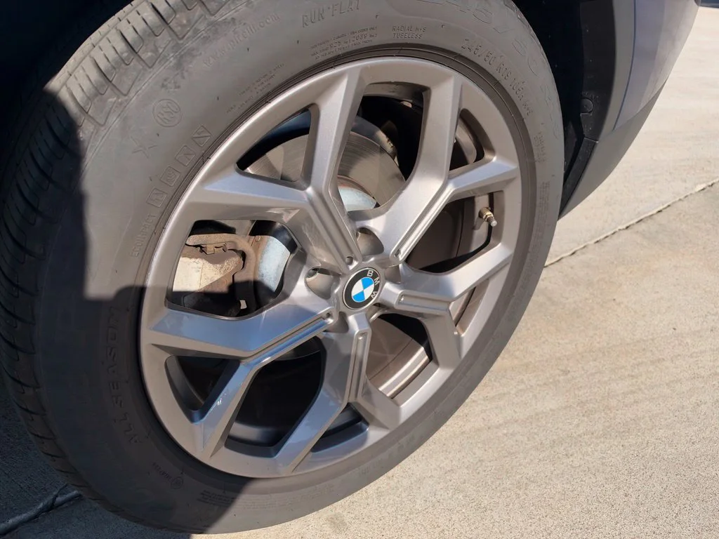 Used 2022 Blue BMW xDrive30i image 6
