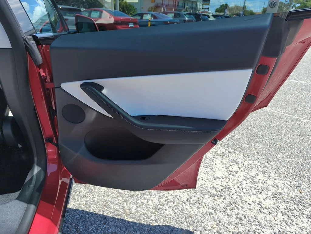 Used 2022  Tesla Performance image 29