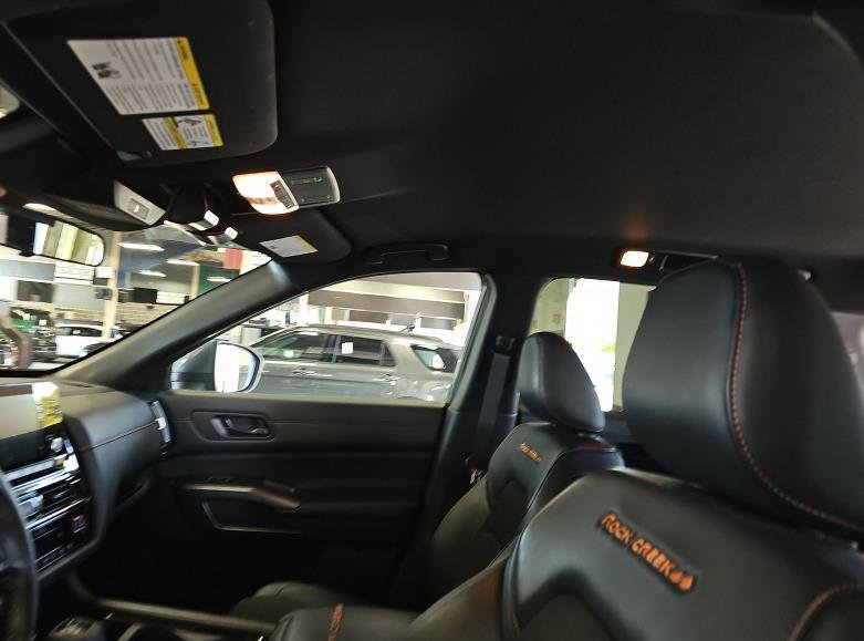 Used 2024 GRAY NISSAN ROCK CREEK image 10