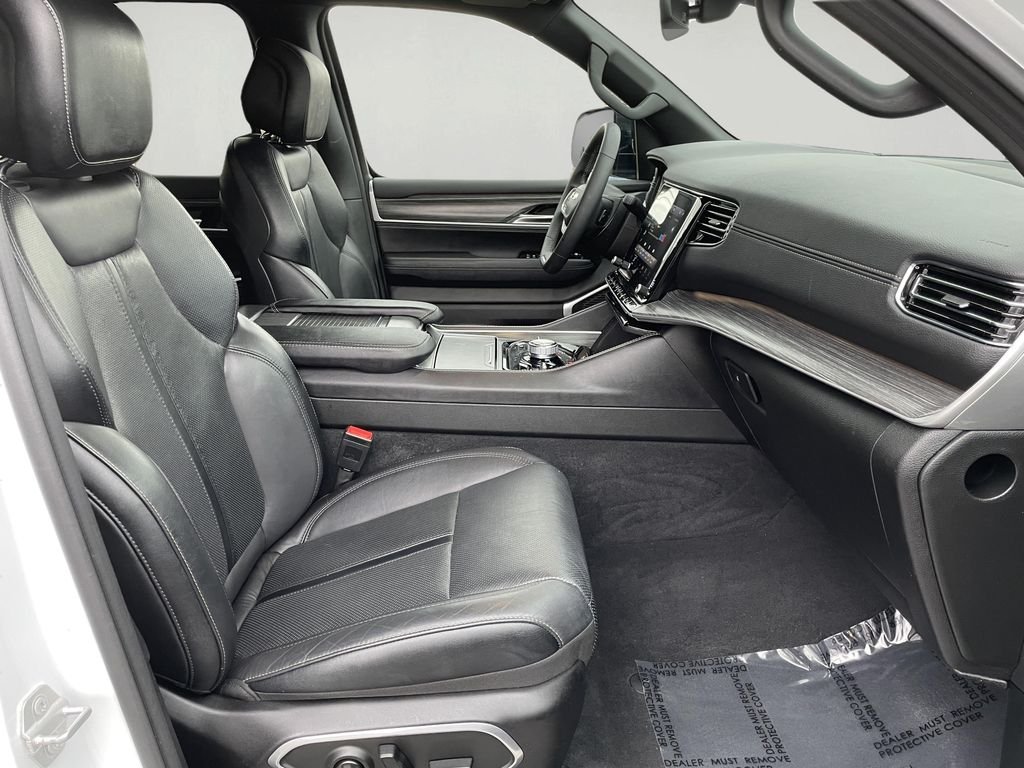 2023 Jeep Wagoneer Series III - Photo 13