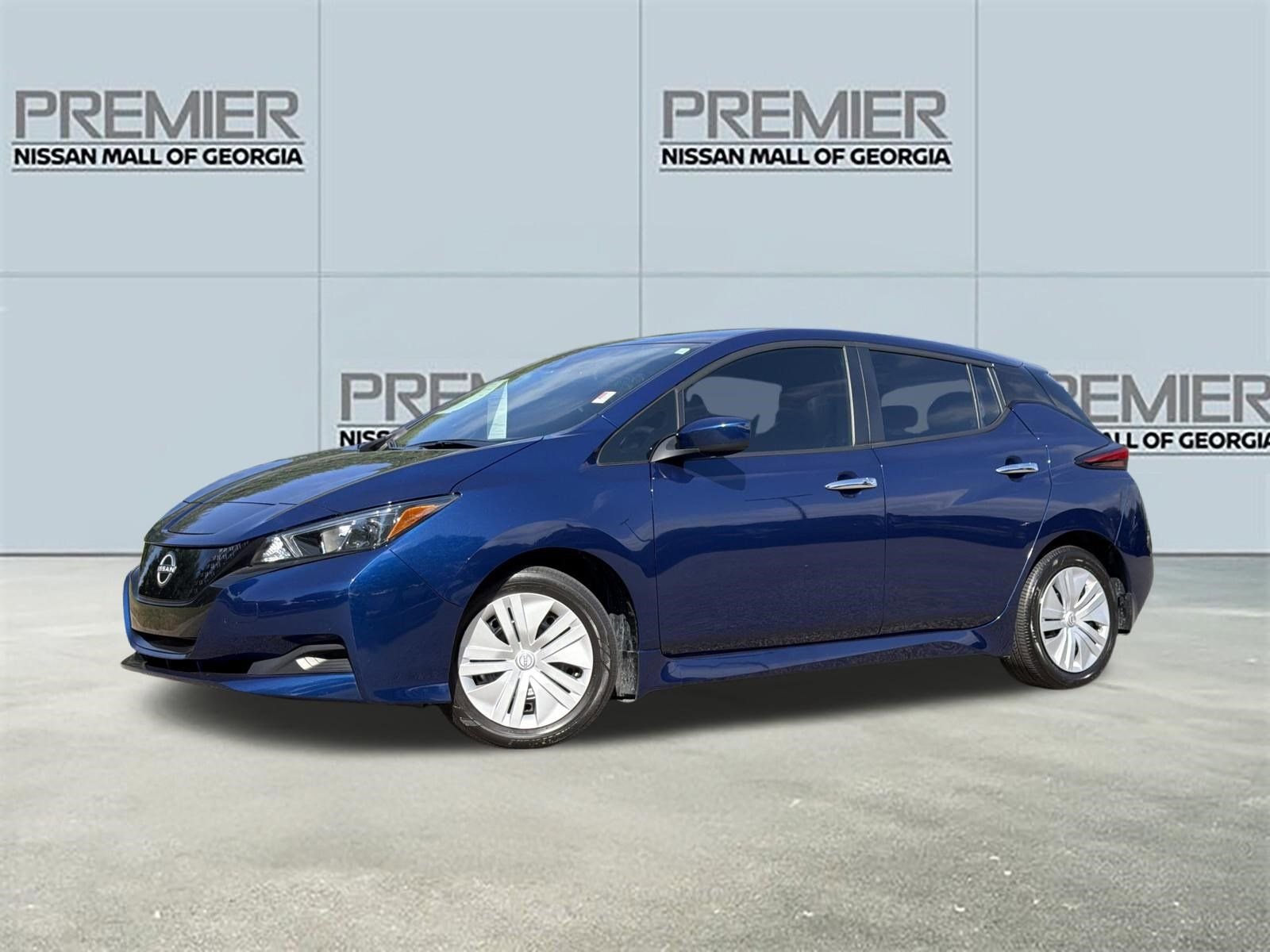 2023 Nissan Leaf S's photo